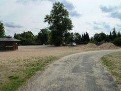 Vorübergehend haben Baufahrzeuge den Badestrand in Beschlag genommen. Vorübergehend haben Baufahrzeuge den Badestrand in Beschlag genommen.