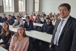 Oberbürgermeister Steffen Scheller hieß die zweite Kohorte angehender Zahnmediziner willkommen.