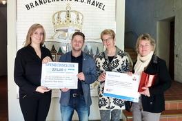 Spendenübergabe an das Deutsche Rote Kreuz