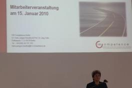 Oberbürgermeisterin Dr. Dietlind Tiemann stellt ihre Gedanken zur Leitbildentwicklung vor.