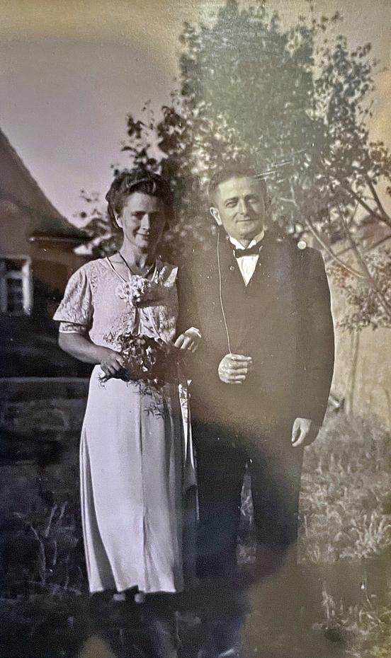 Meta bei der Hochzeit mit ihrem Erich