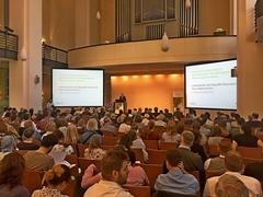 Viele Kongressteilnehmer kamen in das Umweltforum Auferstehungskirche