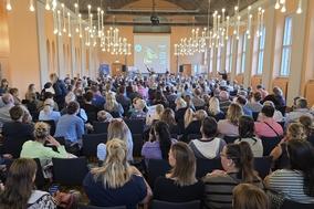 Das Finale des Lesesommers 2025 bescherte der Kinderbibliothek einen vollen Rolandsaal und beste Stimmung. Am 15. Juni startet der Lesesommer 2026!