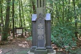 Bröse-Denkmal vor der Restaurierung