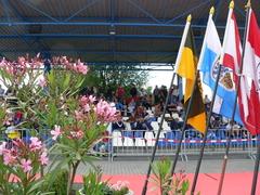 Sportbegeisterte Zuschauer verfolgen die Entscheidungen bei der Kleinboot-DM. Sportbegeisterte Zuschauer verfolgen die Entscheidungen bei der Kleinboot-DM.