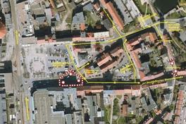 Kranaufstellung an der Kreuzung Deutsches Dorf/Neustädtische Wassertorstraße