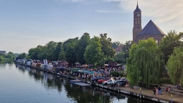 Blick auf das Havelfest am Salzhofufer