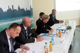 Vertrag zur Schul- und Sporthallensanierung sowie zum Neubau einer Dreifeldsporthalle ist unterzeichnet