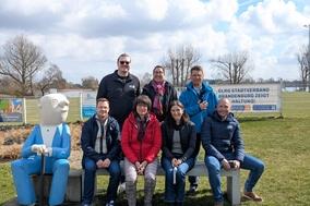 Gruppenbild auf der Loriotbank.