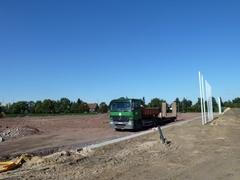 Der Untergrund für den Kunstrasen wird vorbereitet. Der Untergrund für den Kunstrasen wird vorbereitet.