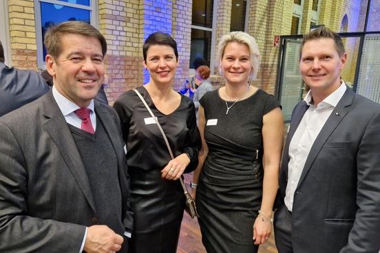 Oberbürgermeister Steffen Scheller mit Leona Heymann (IHK-Regionalcenter), WJ-Kreissprecherin Maxie Wodniok und Hendrik Ulbrich.