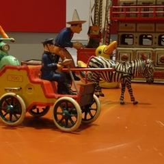 Die Spielzeuge verzaubern bis heute, auch wenn sie schon älter sind als die meisten Besucher. Zum Aktionstag „Feuer und Flamme“ dürfen sie zeigen, was sie können! (Foto: Stadtmuseum Brandenburg an der Havel)