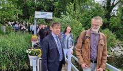 Oberbürgermeister Steffen Scheller ging mit den angehenden Medizinern und mit Ausbildenden an Bord der Havelfee.