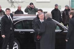 Auch Bundespräsident Horst Köhler nimmt an der Trauerfeier teil.
