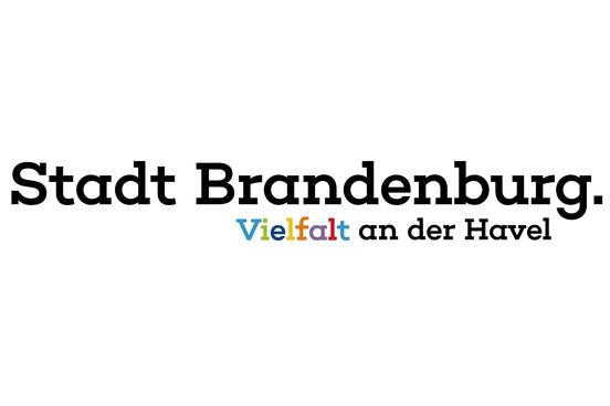 Das Wort "Vielfalt" im Logo der Stadt Brandenburg ist bunt geschrieben