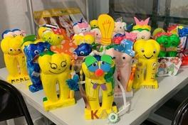 Kinder der SOS-Kinderdorf-Kita „Kleine Waldgeister“ trafen das Zahnkrokodil „Krocky“