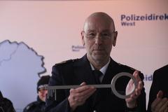 Schlüssel für Polizeidirektion West übergeben