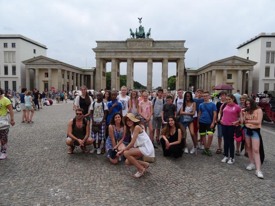 Ivry-sur-Seine Gruppenfoto vor dem Brandenburger Tor