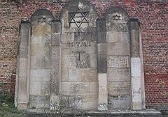 Jüdischer Friedhof Gedenkmauer mit Namen