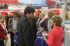 Oberbürgermeisterin Dietlind Tiemann und BUGA Geschäftsführer Erhard Skupch begrüßen die Mitglieder des Wirtschaftsausschusses, hier im Gespräch mit dem Vorsitzenden Sören Kosanke