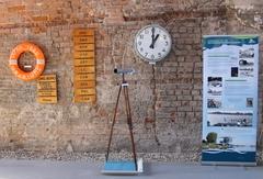 Ausstellungsstücke Regattatechnik aus den Anfangsjahren der Wettkampfstrecke.