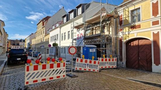 Eines der kleinsten Häuser der Bäckerstraße, die Nummer 15, ist gegenwärtig eine Großbaustelle.