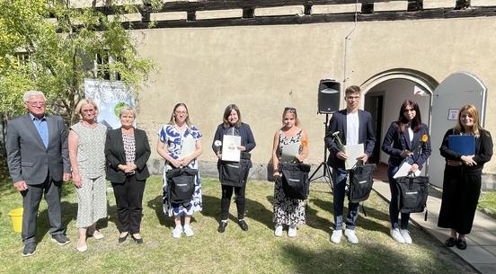 Gruppenfoto mit den dualen Studenten