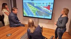 Gesprächsrunde zum Spiel.