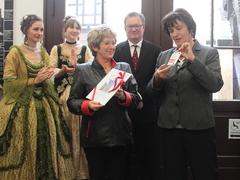 Urkunde und Plakette für Frey-Haus