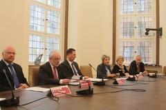 anschließendes Pressegespräch