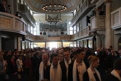 feierlicher Einzug der Professoren und Studenten in die Pfarrkirche