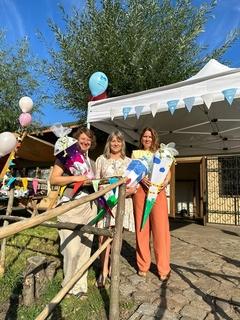 Beauftragte mit Schultüten