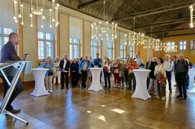 Oberbürgermeister Daniel Keip mit der Kaiserslauterner Reisegruppe im Brandenburger Rathaus.