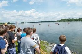 Wenn Gymnasiasten zu Floßbauern werden