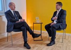 Vor der großen Talk-Runde nahm sich Bundeskanzler Olaf Scholz Zeit für ein Gespräch mit Oberbürgermeister Steffen Scheller.