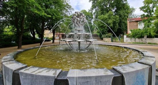 So soll der Brunnen schnellstmöglich wieder aussehen.