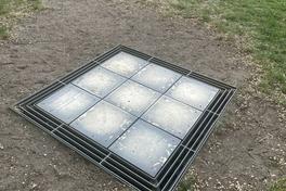 Das Tanzglockenspiel, ein mit den Füßen bespielbares Musikinstrument, ist wieder repariert.