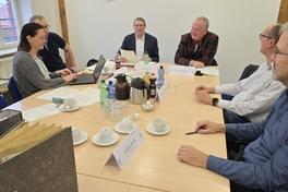 Bei der Tagung des Wahlausschusses.