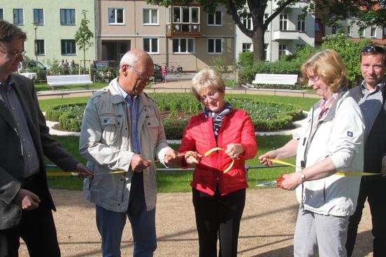 "Kleiner" Gertrud-Piter-Platz seiner Bestimmung übergeben