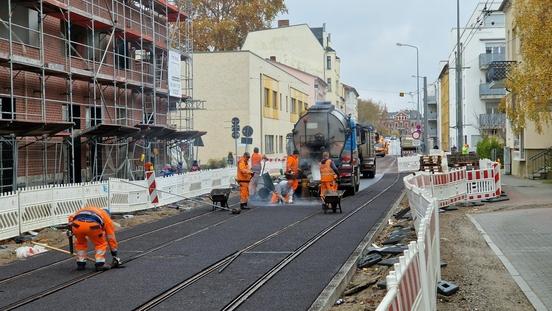 Asphaltarbeiten am 24. November 2024.