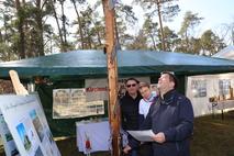 Die Funktionsweise eines Telegraphenmastes probierte Steffen Scheller aus und sendete dabei seinen Vornamen.