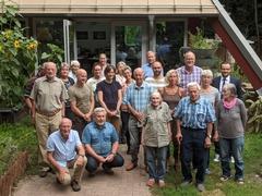 Auf dem Bild sind ehemalige und neue Mitglieder vom Naturschutzbeirat der Stadt Brandenburg zu sehen: Von links nach rechts: Untere Reihe: Michael Weggen, Peter Richter, Beate Bölsche, Hans Lubitz, Gerlinde Zenke, mittlere Reihe: Klaus Liebenow, Tino Grenz, Sybille Tinius, Hans-Joachim Hoffmann, Margot Kumrow, Dr. Beatrix Wuntke, Bürgermeister Michael Müller hintere Reihe: Joachim Bergmüller, Marianne Feßer, Karin Riechardt, Kirstin Ohme, Stefanie Frede, Almut Inselmann, Maja Lüth, Dr. Jirko Holst, Uwe Lendel, Dr. Winfried Kohls