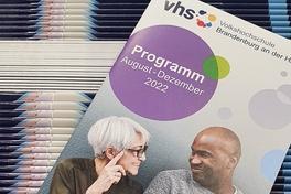 Programm-Flyer der Volkshochschule für August bis Dezember 2022