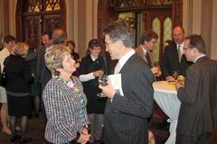 Ehrenbürger Prof. Dr. Dr. Huber im Gespräch mit der Oberbürgermeisterin