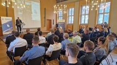 Beigeordneter Thomas Barz begrüßte die Polizei-Neuzugänge im Namen der Stadt Brandenburg an der Havel.