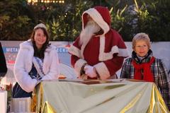 auf der Eisfläche werden die ersten Geschenke ausgepackt...