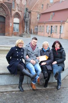 Martina Krug, FG Gesundheit; Daniel Bandosz, Promnitz – Therapie im Zentrum; Dr. Dietlind Tiemann, Oberbürgermeisterin; Gabriele Gobi, Stadtführerin