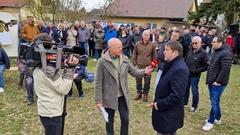 Oberbürgermeister Steffen Scheller im Gespräch mit RBB-Reporter und -Moderator Tim Jäger.