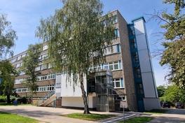 Gebäudeansicht von der Wiener Straße 1.