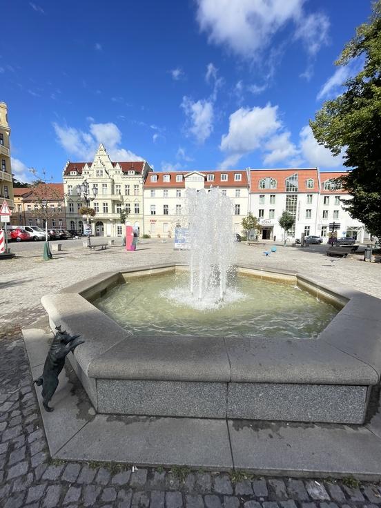 Normalzustand: so sieht der Brunnen seit Dienstag Mittag wieder aus